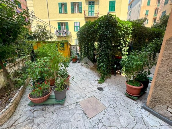 appartamento in vendita a Genova in zona Sampierdarena