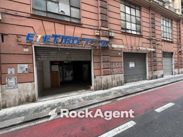 negozio in vendita a Genova in zona Sampierdarena