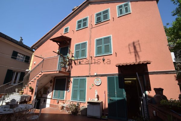 casa indipendente in vendita a Genova in zona Palmaro / Pra'