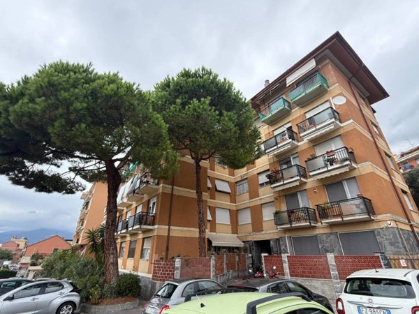 appartamento in vendita a Genova in zona Palmaro / Pra'