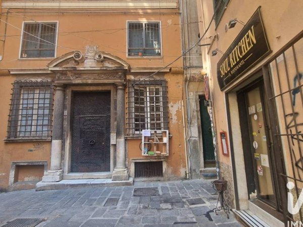 ufficio in vendita a Genova in zona Sottoripa / Maddalena / Molo