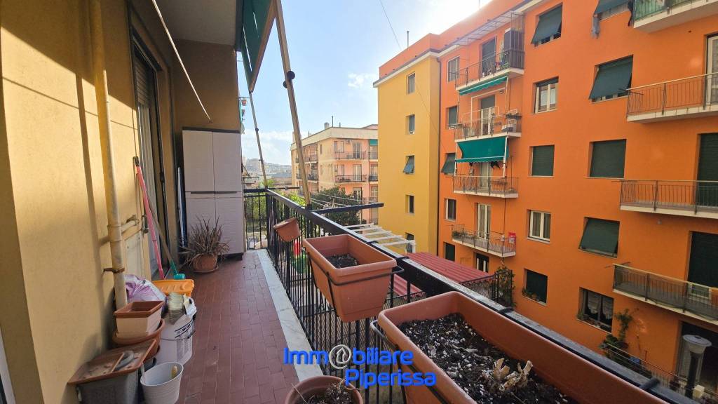 appartamento in vendita a Genova in zona Staglieno