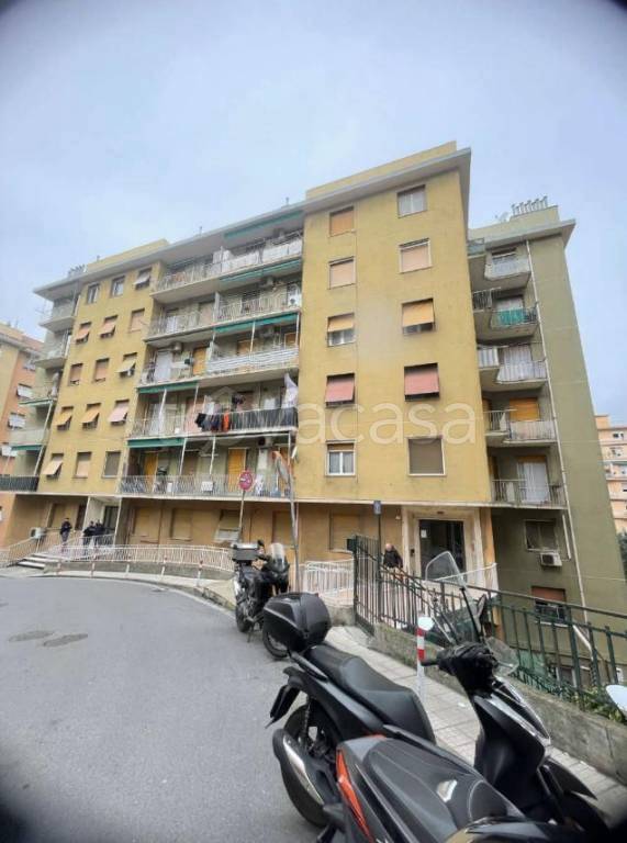 appartamento in vendita a Genova in zona Sestri Ponente
