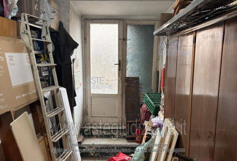 appartamento in vendita a Genova in zona Rivarolo