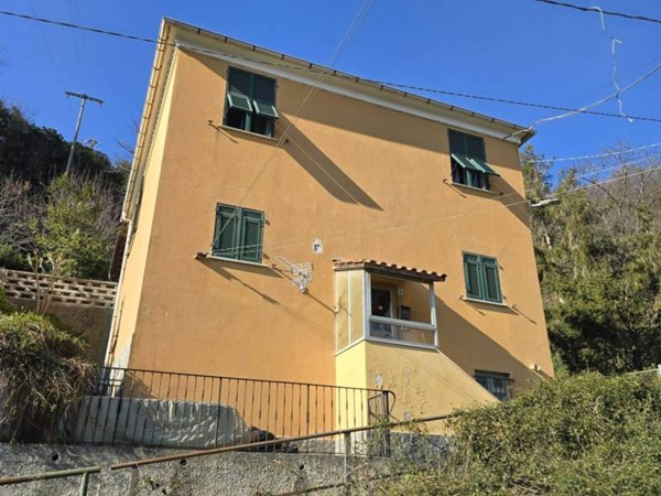 appartamento in vendita a Genova in zona Bolzaneto