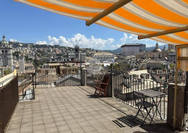 appartamento in vendita a Genova in zona Sottoripa / Maddalena / Molo