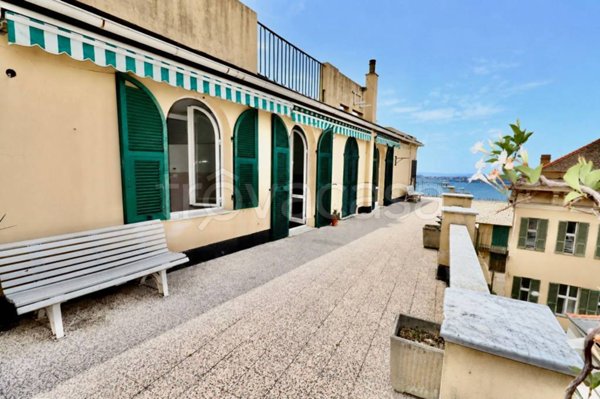 appartamento in vendita a Genova in zona Sottoripa / Maddalena / Molo