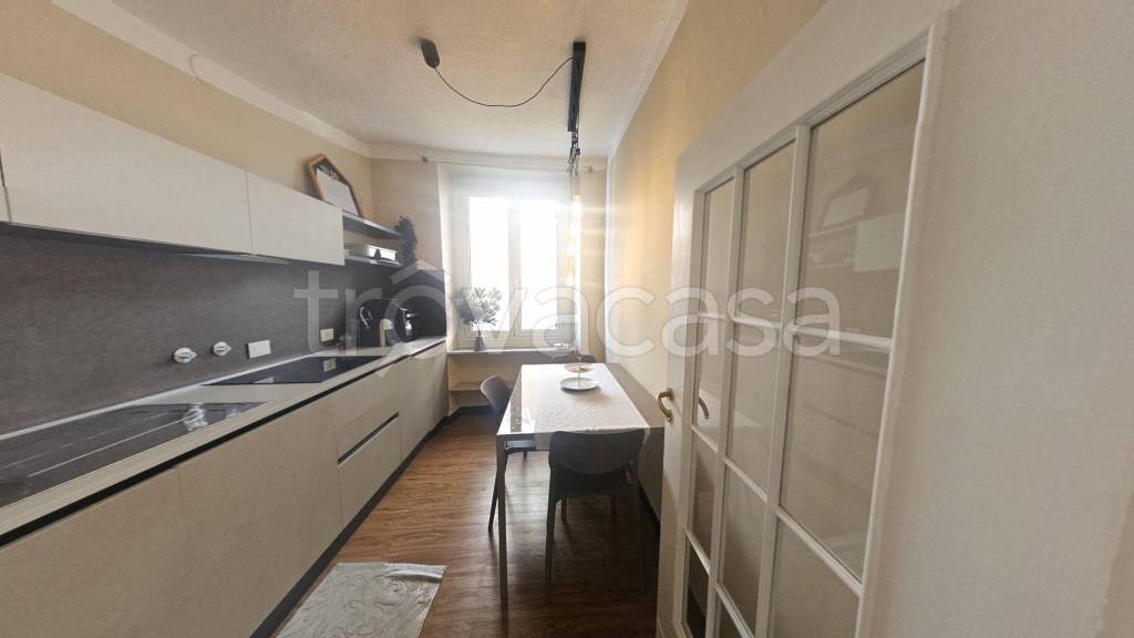 appartamento in vendita a Genova in zona Sottoripa / Maddalena / Molo