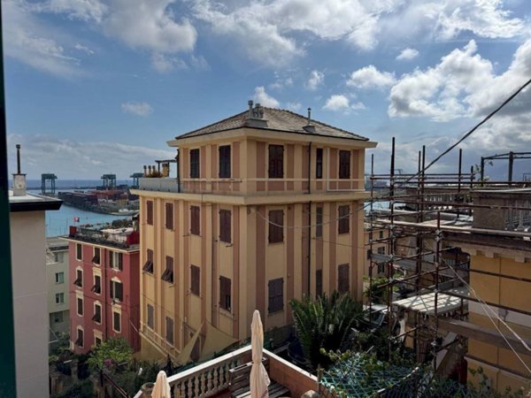 appartamento in vendita a Genova in zona Pegli