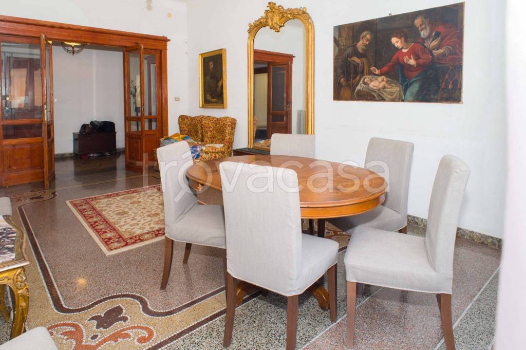 appartamento in vendita a Genova in zona Foce