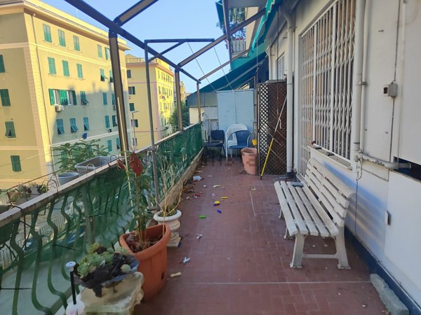 appartamento in vendita a Genova in zona Sturla