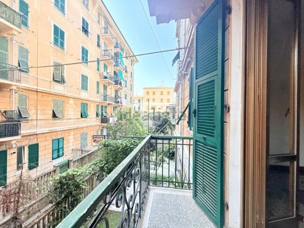 appartamento in vendita a Genova in zona Sestri Ponente