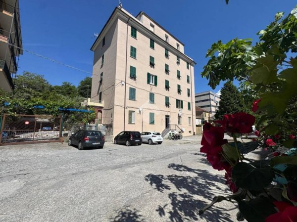 appartamento in vendita a Genova in zona Trasta