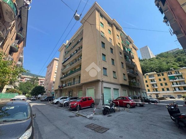 appartamento in vendita a Genova in zona Bolzaneto