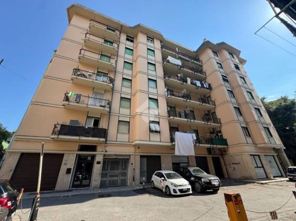 appartamento in vendita a Genova in zona Bolzaneto