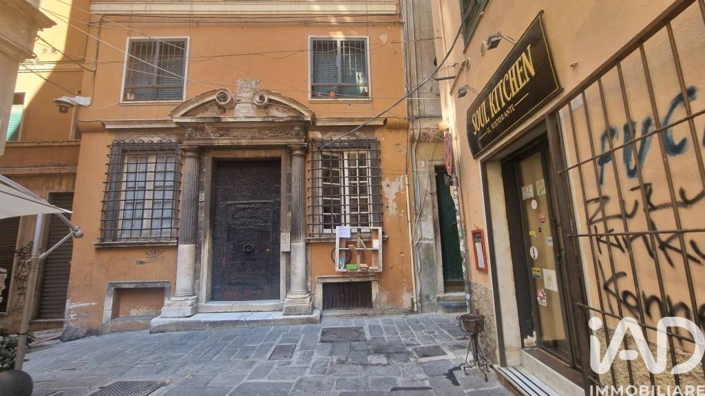 ufficio in vendita a Genova in zona Sottoripa / Maddalena / Molo