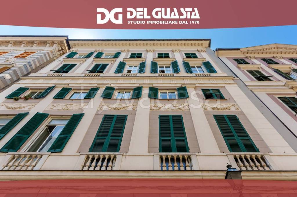 appartamento in vendita a Genova in zona Sottoripa / Maddalena / Molo