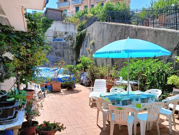appartamento in vendita a Genova in zona Molassana