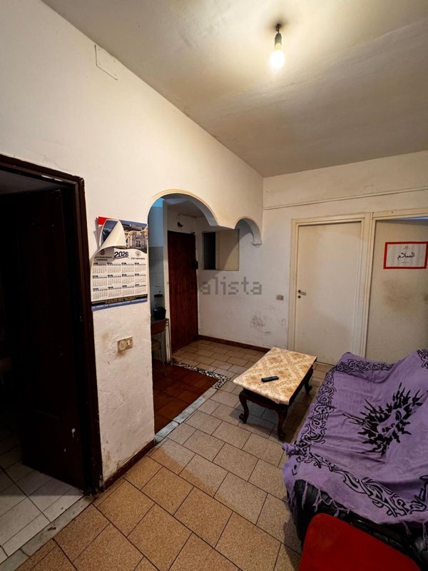 appartamento in vendita a Genova in zona Sottoripa / Maddalena / Molo