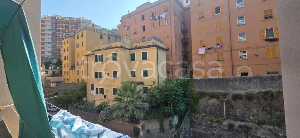 appartamento in vendita a Genova in zona Staglieno