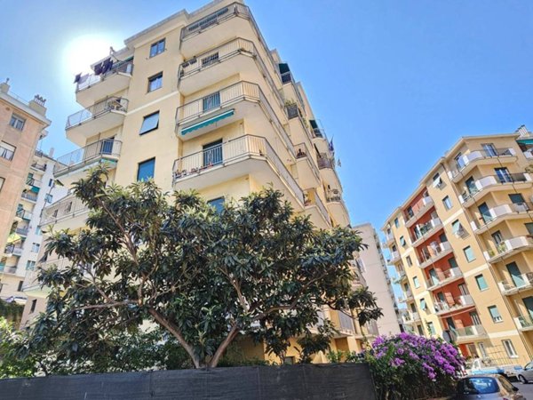 appartamento in vendita a Genova in zona Sestri Ponente