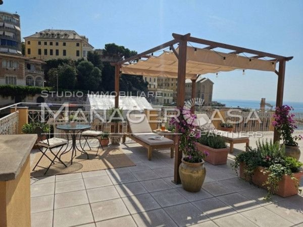 appartamento in vendita a Genova in zona Foce