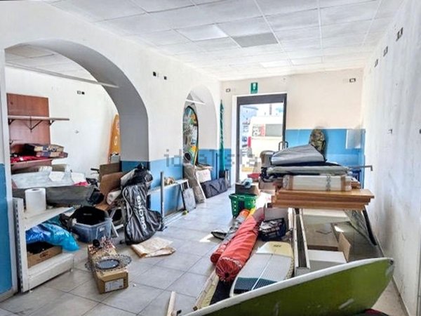 negozio in vendita a Genova in zona Palmaro / Pra'