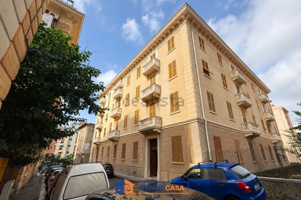 appartamento in vendita a Genova in zona Sestri Ponente
