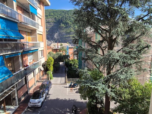 appartamento in vendita a Genova in zona Molassana