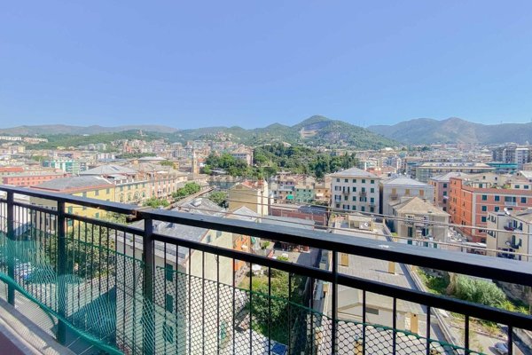appartamento in vendita a Genova in zona Sestri Ponente