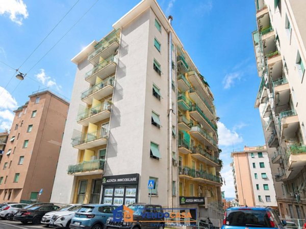 appartamento in vendita a Genova in zona Palmaro / Pra'