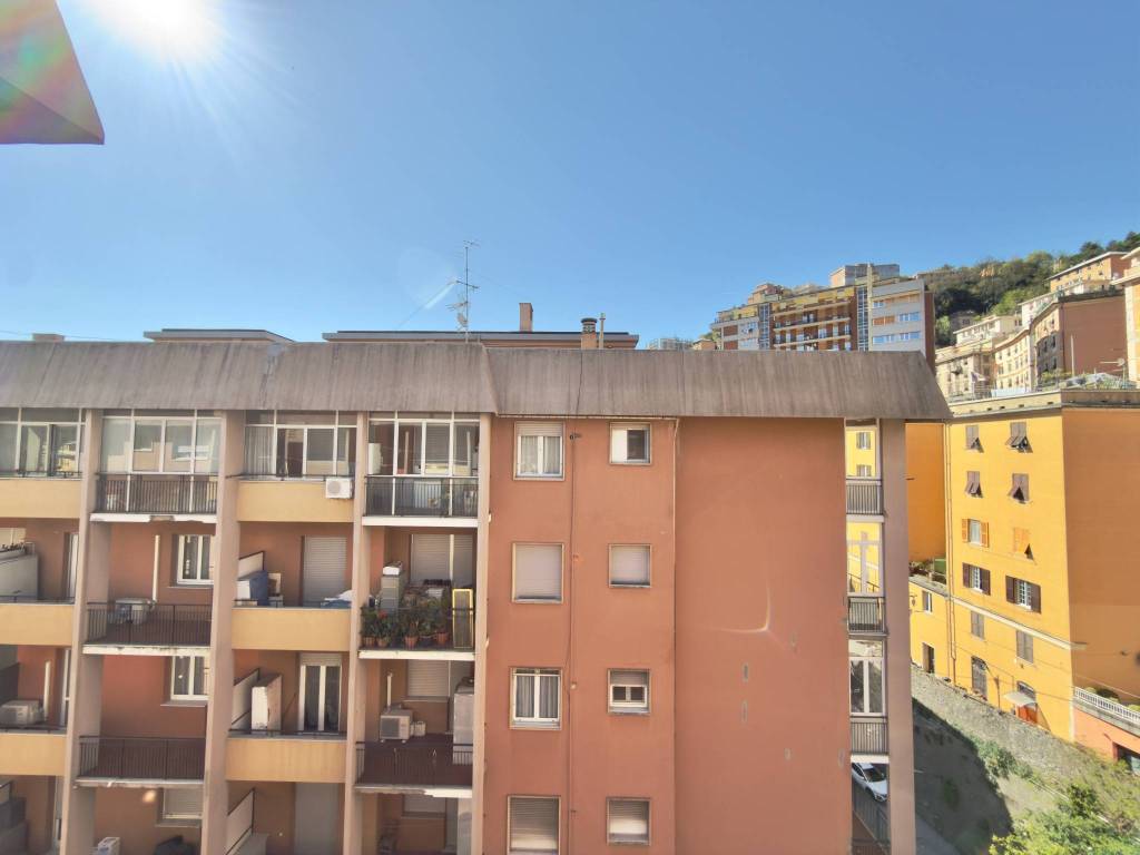 appartamento in vendita a Genova in zona Marassi
