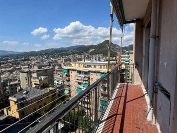 appartamento in vendita a Genova in zona Sestri Ponente