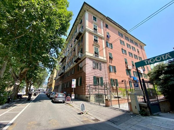 appartamento in vendita a Genova in zona Foce