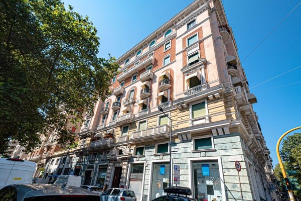 appartamento in vendita a Genova in zona Foce
