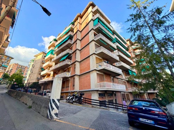 appartamento in vendita a Genova in zona Sestri Ponente