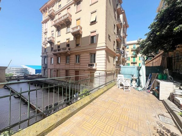 appartamento in vendita a Genova in zona Carignano