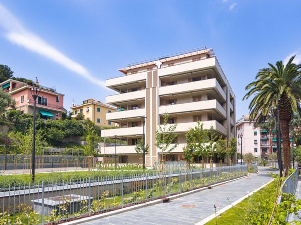 appartamento in vendita a Genova in zona Quarto dei Mille