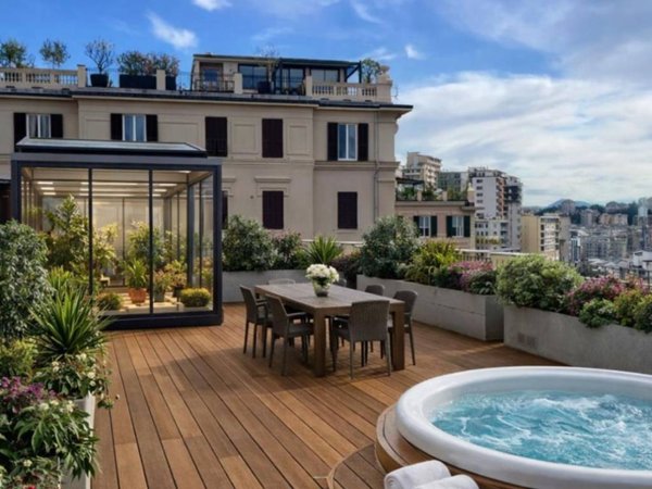 appartamento in vendita a Genova in zona Castelletto