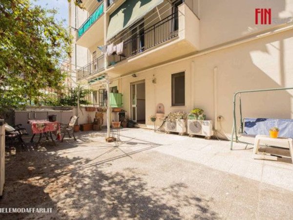 appartamento in vendita a Genova in zona Sturla