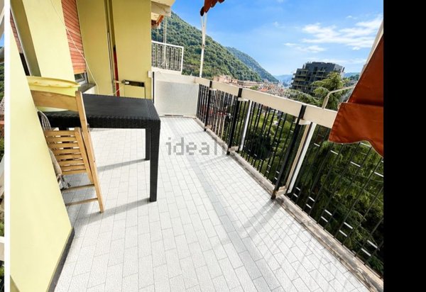 appartamento in vendita a Genova in zona Molassana