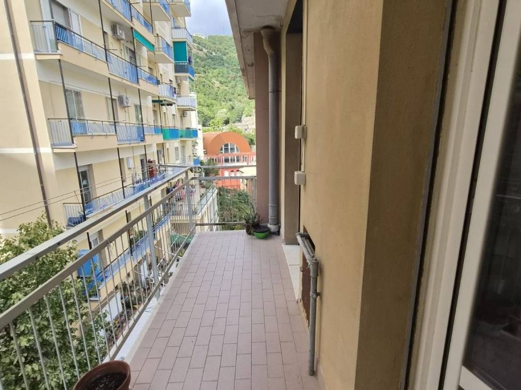 appartamento in vendita a Genova in zona Lagaccio / Granarolo
