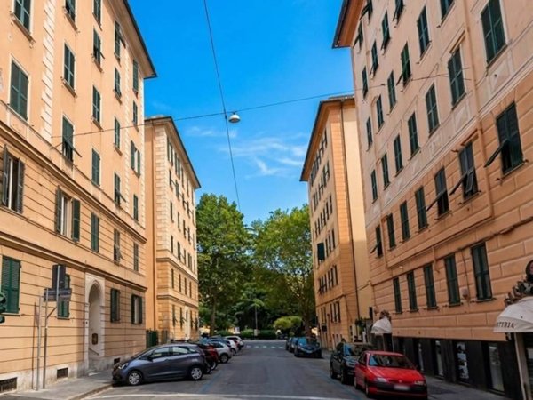 appartamento in vendita a Genova in zona Foce