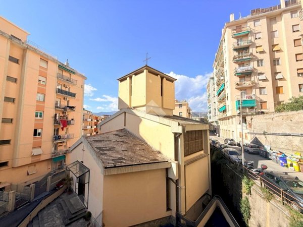 appartamento in vendita a Genova in zona Sestri Ponente