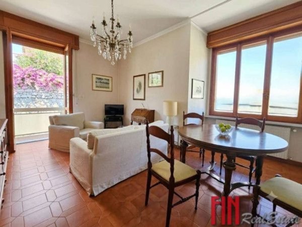 appartamento in vendita a Genova in zona Sestri Ponente
