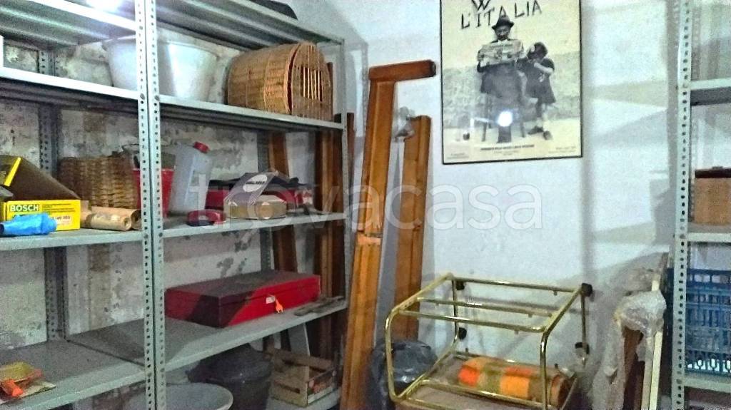 locale di sgombero in vendita a Genova in zona Castelletto