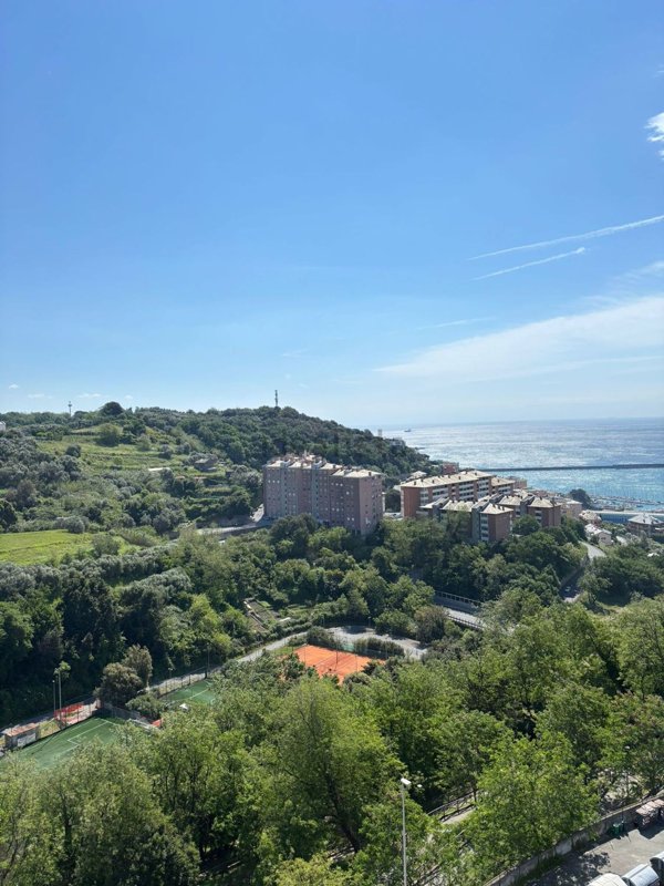 appartamento in vendita a Genova in zona Palmaro / Pra'
