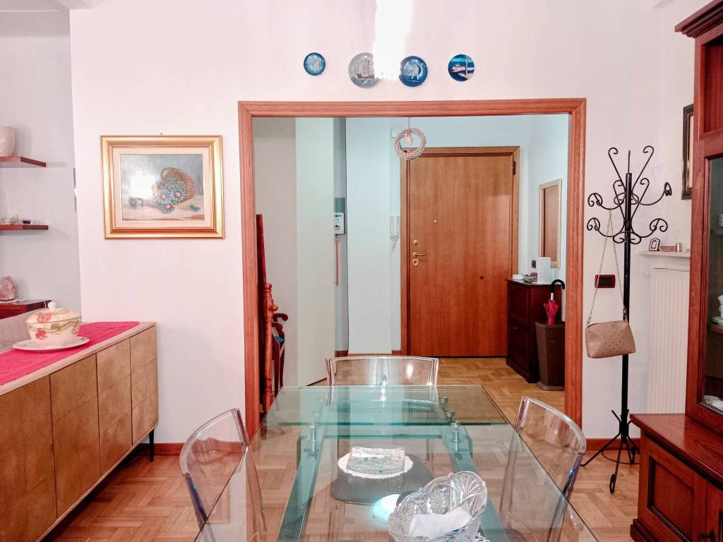 appartamento in vendita a Genova in zona Sestri Ponente