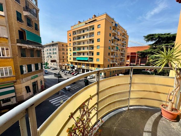 appartamento in vendita a Genova in zona Marassi