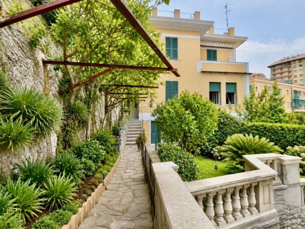 casa indipendente in vendita a Genova